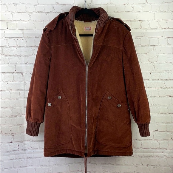 Long corduroy and shearling car coat. Burgundy. 14